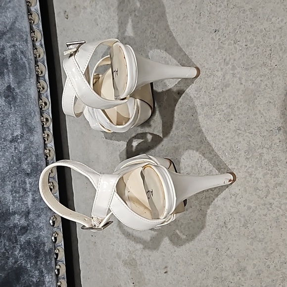 White Peep Toe Ankle Strap Platform - Picture 3 of 6